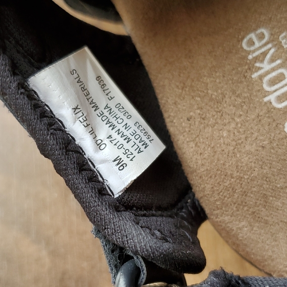 Okie Dokie Brown Sandals - Picture 3 of 7